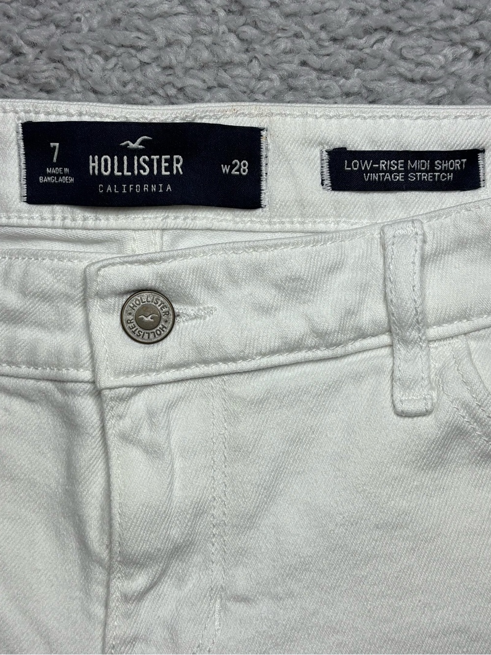 HOLLISTER Shorts Womens 28 Low Rise Midi White Vintage Stretch Y2K Cuffed Party - Picture 2 of 3